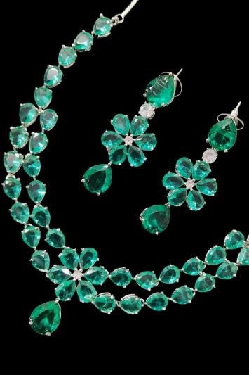Light Green Zirconia Studded Necklace Set