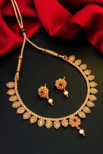 Woman Gold-Toned Pink and White Stone-Studded Jewellery Set