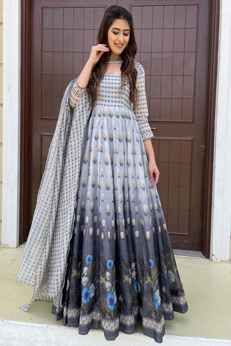 Cotton Ladies Stylish Gown, Occasion : Wedding at Rs 2,000 / Piece in  Mumbai | Aafia Collection