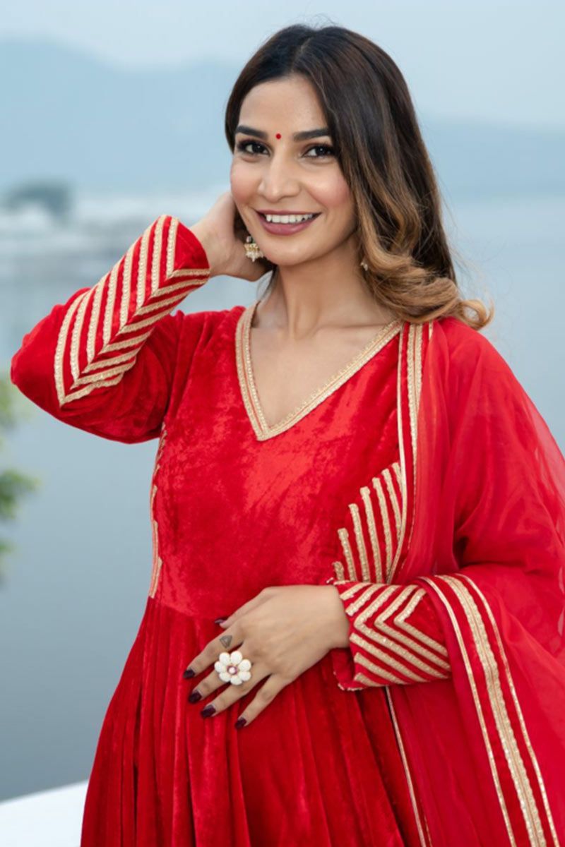 The Ultimate Guide to Wearing Shades of Red this Festive Season – Label  Shaurya Sanadhya